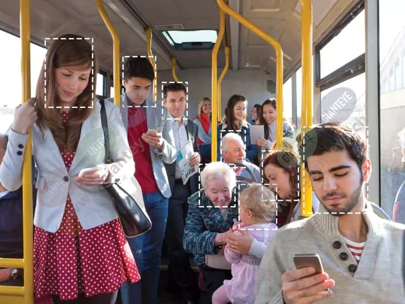 bus_crowded_people_smartphones_demographics_marked_2007_2600x1950_0.jpg.jpg
