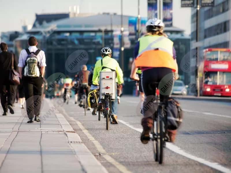 city_pedestrians_bikes_bicycles_bicyclists_2006_2600x1950.jpg.jpg