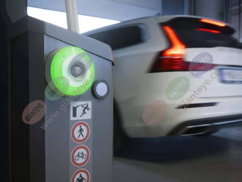 d4100_green-light_car_boom_gate_garage_2203_hi-4-3Mediawithtext.jpg.jpg