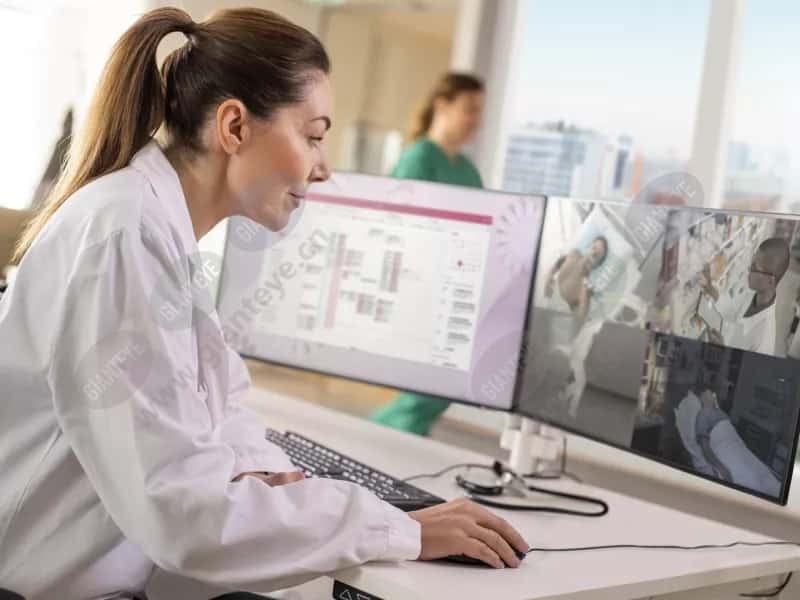 doctor_looking_at_screens_02_2303_hi-4-3Mediawithtext.jpg.jpg