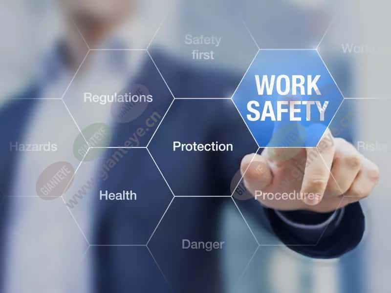 man_hand_virtual_hexagons_work_safety_blue_2008_2600x1950.jpg.jpg