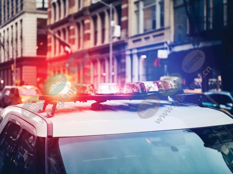 police_car_blue_red_lights_top_2005_2600x1950.jpg.jpg