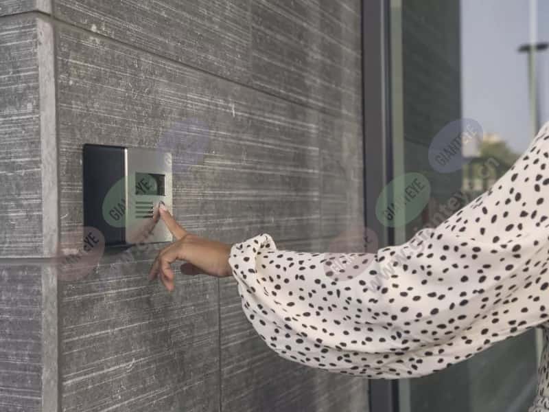 school_access_with_video_intercom_i8016lve.jpg.jpg