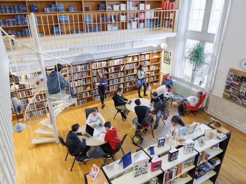 school_library_kids_02_1804_hi.png.jpg