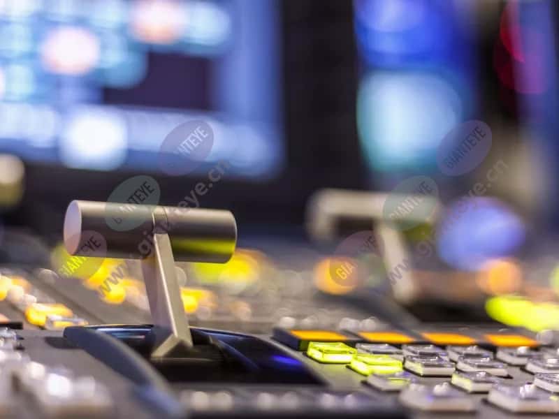 sound_mixer_switcher_closeup_2002_1600w.jpg.jpg