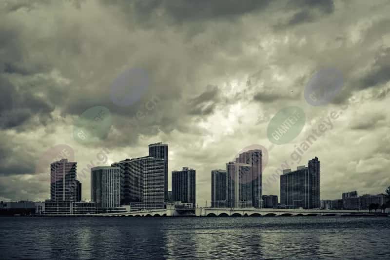 stormy_clouds_miami_skyline_1511_2600x1732.jpg.jpg